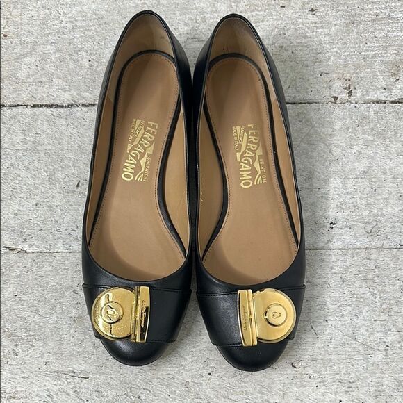 Sold - Picture 1 of 7